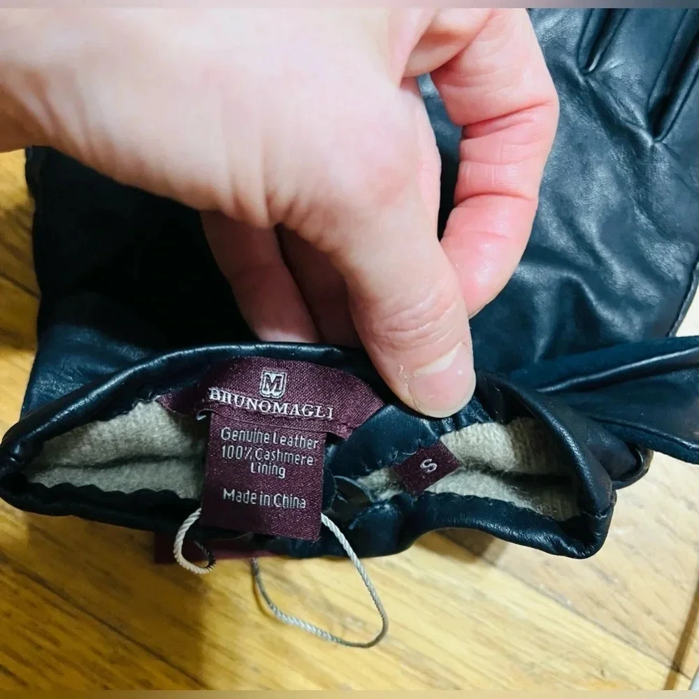 BRUNO MAGLI Bow-Top, Cashmere-Lined Leather Gloves size Small